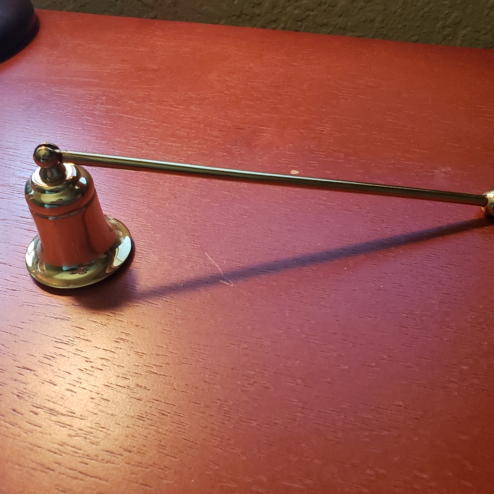 Candle snuffer